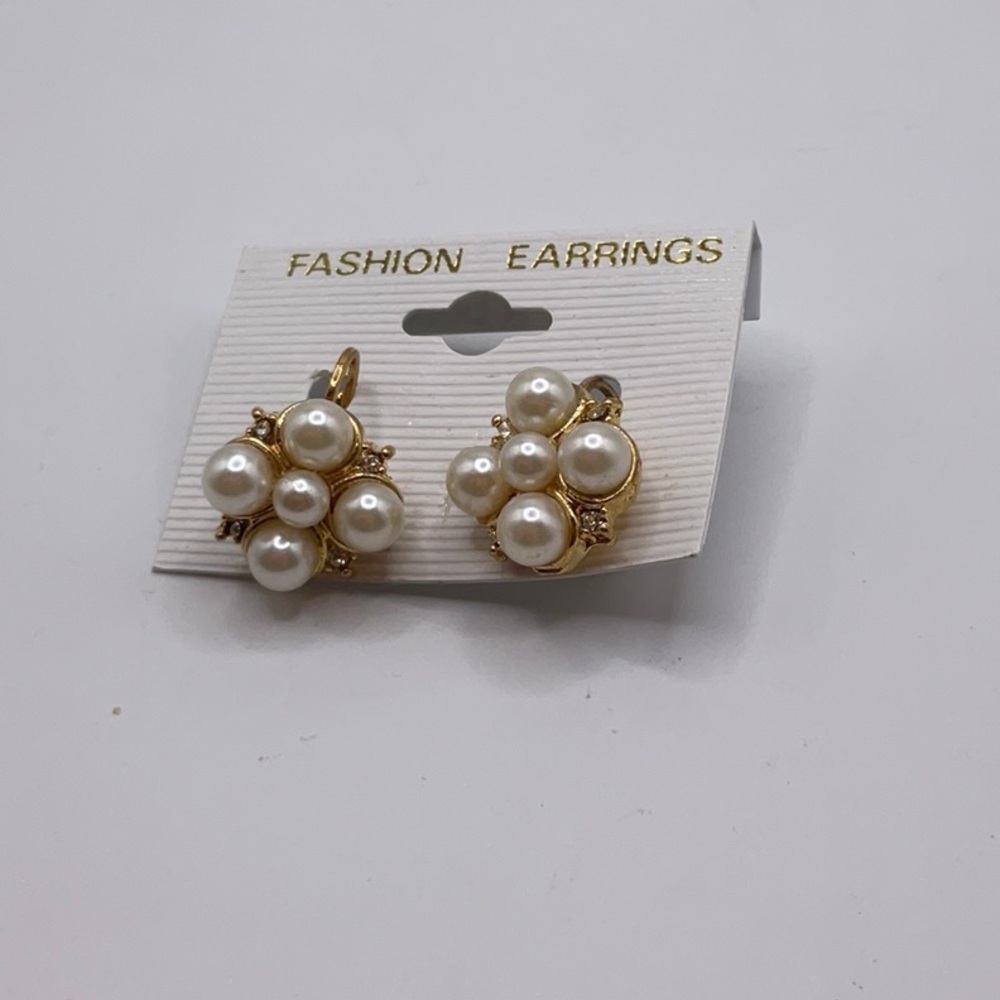 Elegant Gold and White Pearl Cluster Earrings